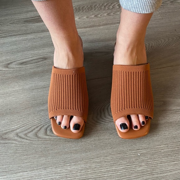 Soft Rust orange mules with heel NWOT - Picture 5 of 6